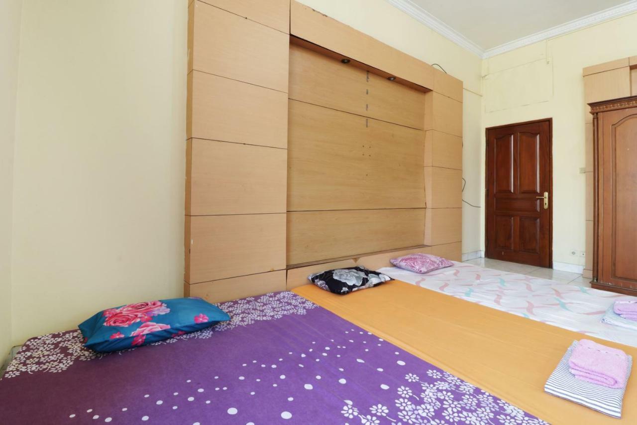 Ostello Backpack Syariah Cempaka Putih Barat Giacarta Esterno foto