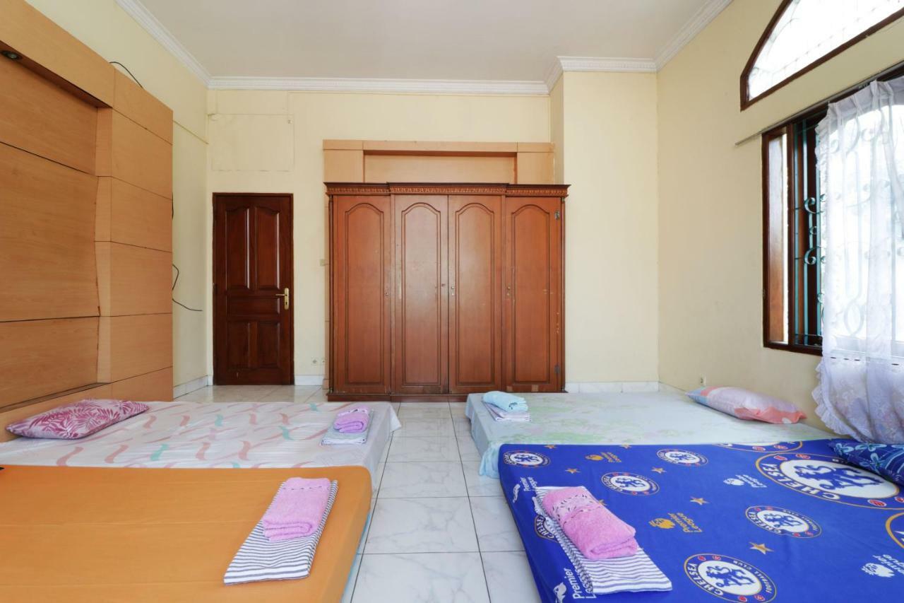 Ostello Backpack Syariah Cempaka Putih Barat Giacarta Esterno foto
